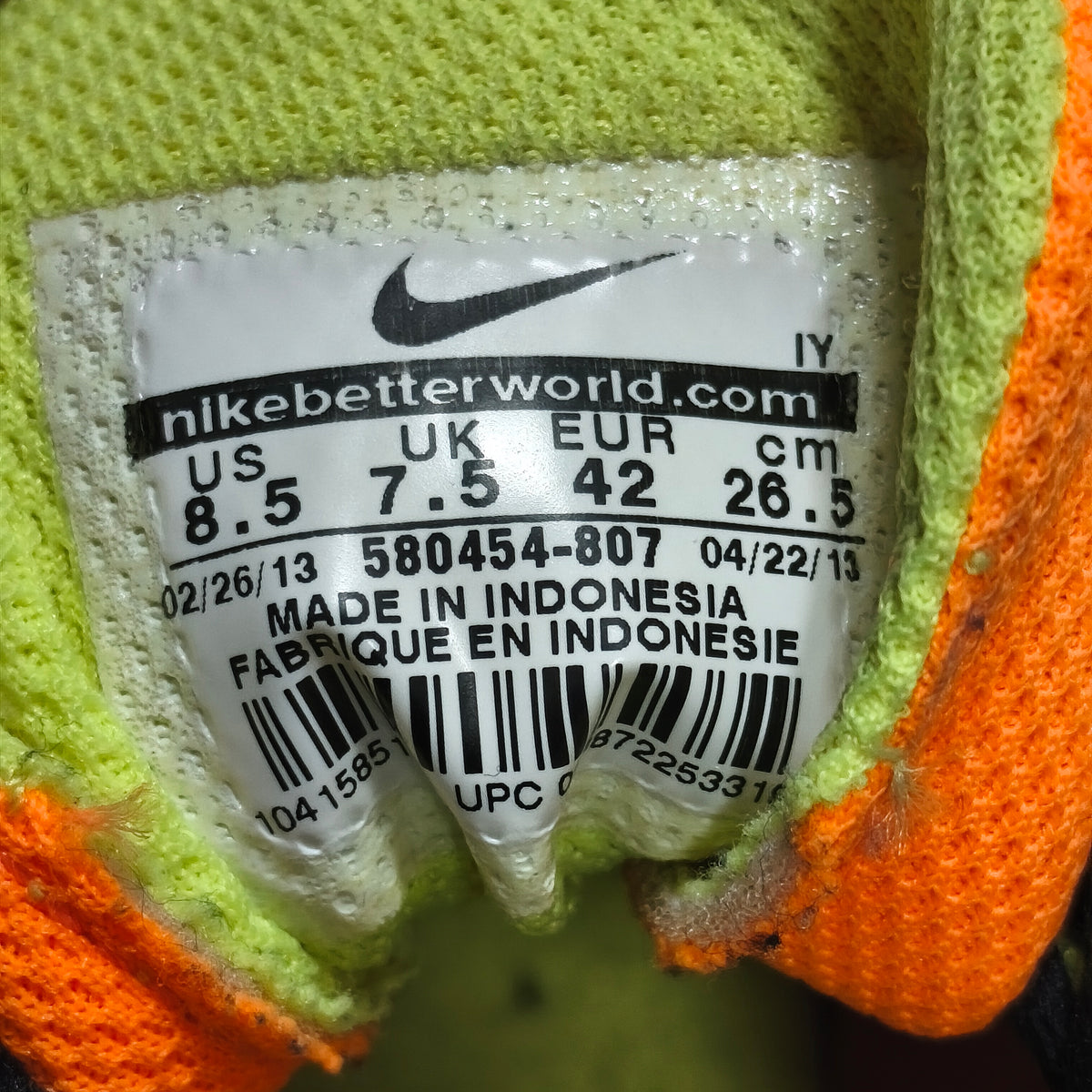 Nike 580454-807 Indoor Soccer Shoes Men Size US 8.5 EU 42 Orange Volt Black