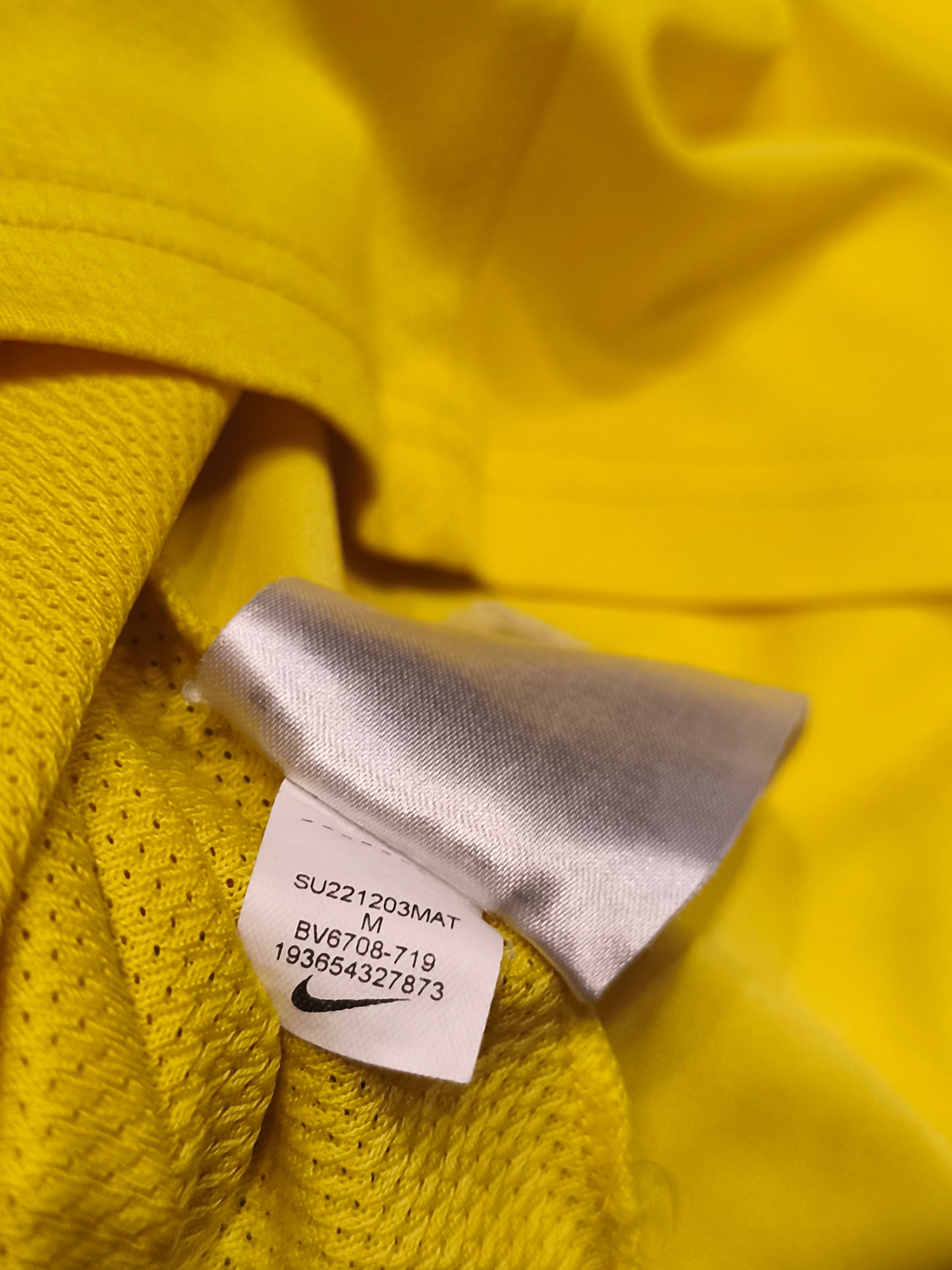 Nike Dri-FIT Mens Yellow EIL Crest Soccer Jersey Short Sleeve T-Shirt Size S #63