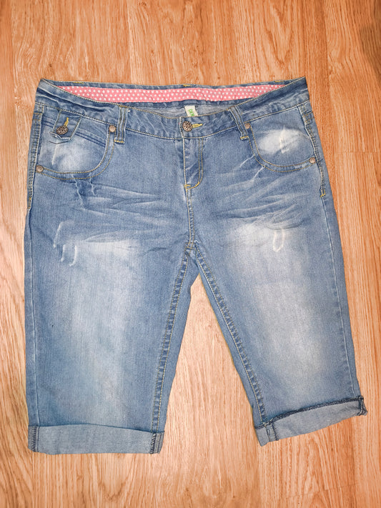 Vintage Denim Co. Light Wash Jean Shorts with Pink Polka Dot Trim – EUR 44 / UK 16