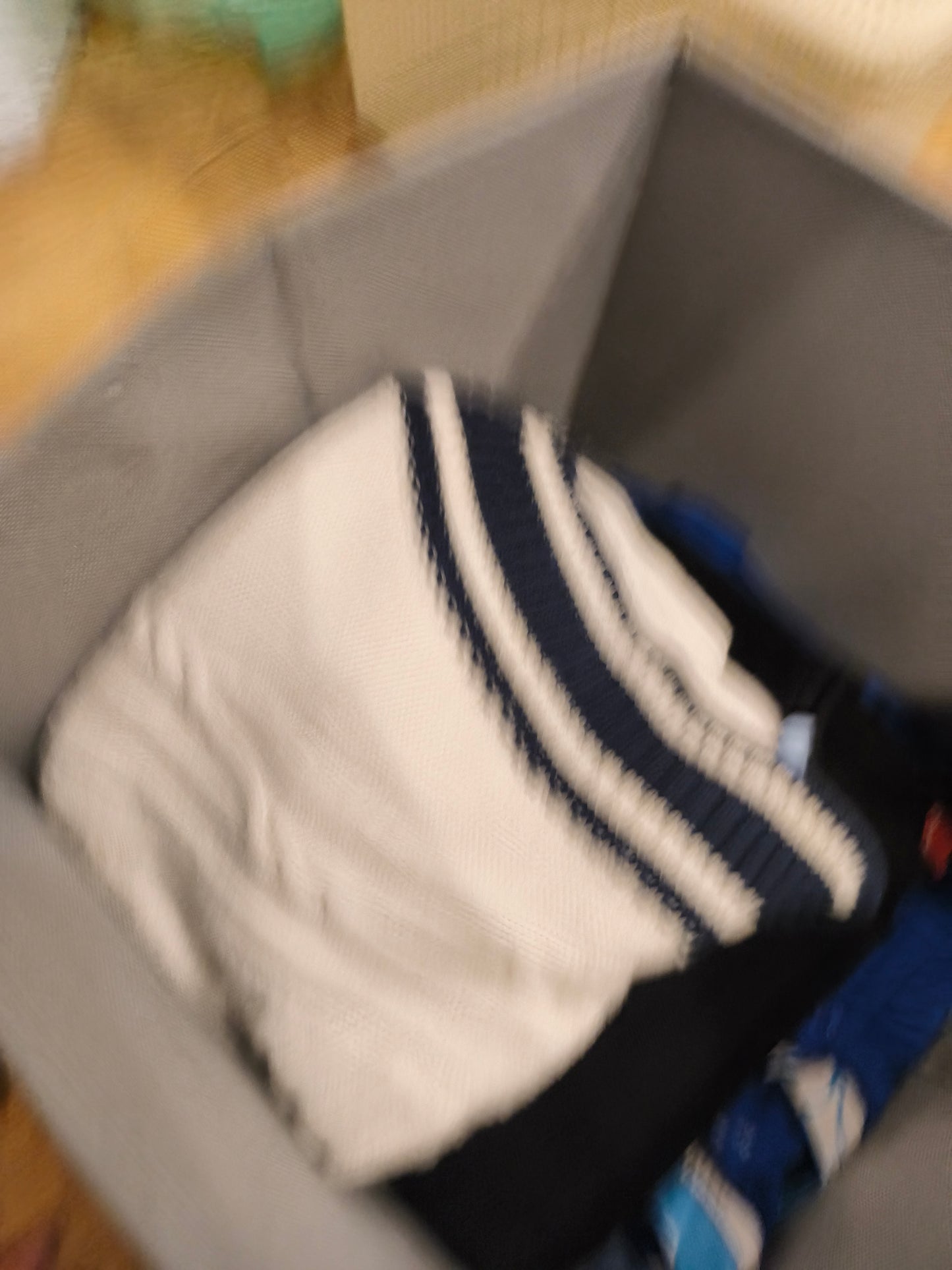 Henri Lloyd Men's V-Neck Cricket Sweater White Knit Blue Stripe Pullover Size M