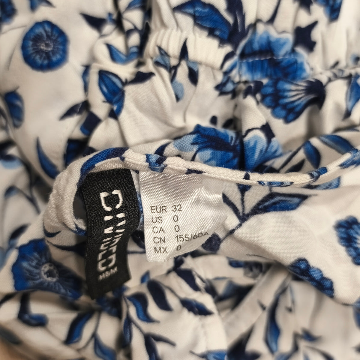 H&M Divided Floral Romper Sleeveless Blue White Spaghetti Strap Womens