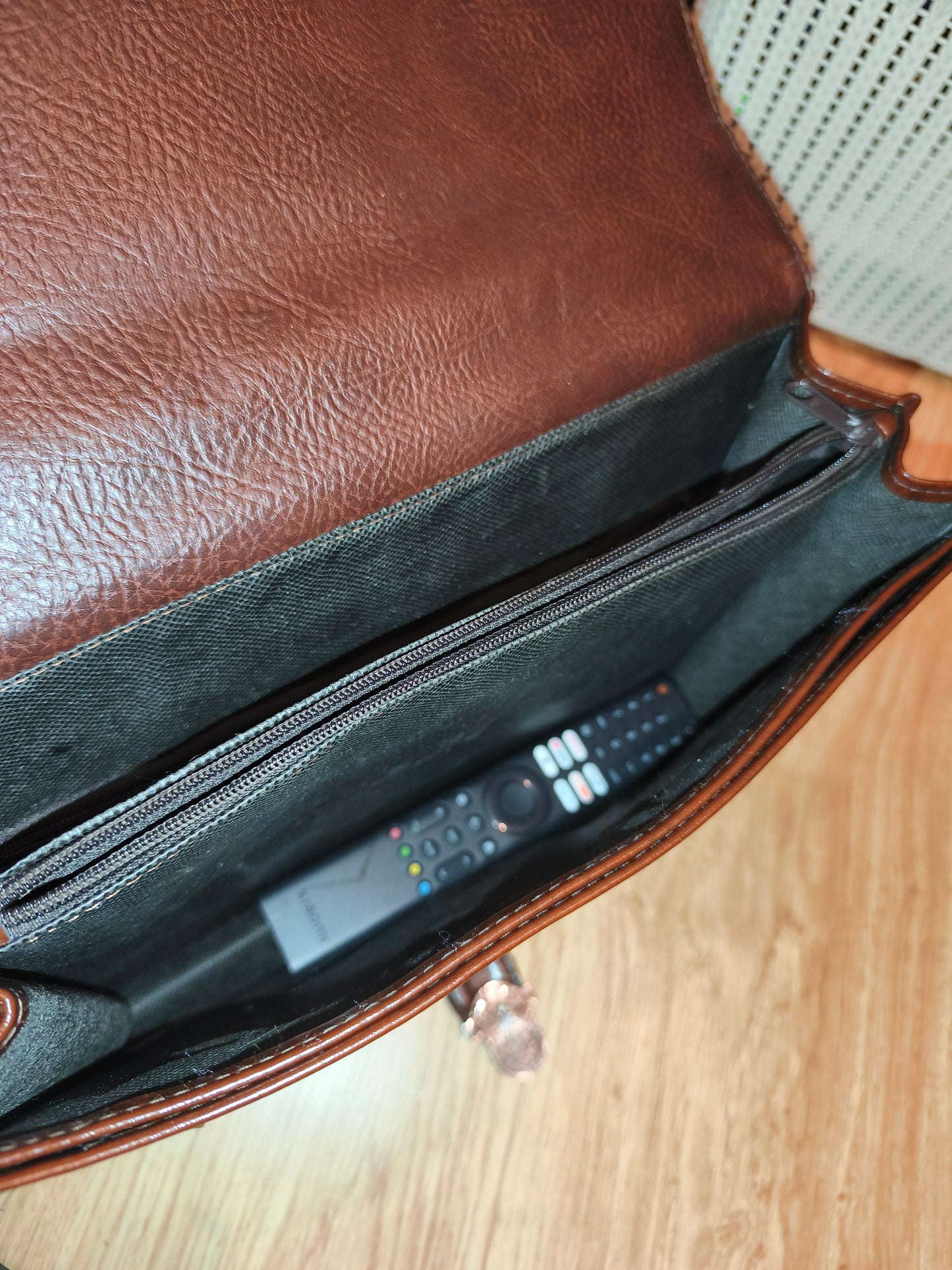 Vintage Style Brown Faux Leather Messenger Bag / Business Briefcase with Multiple Compartments