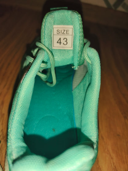 Mint Green Lightweight Breathable Running Shoes / Sneakers – Size EU 43