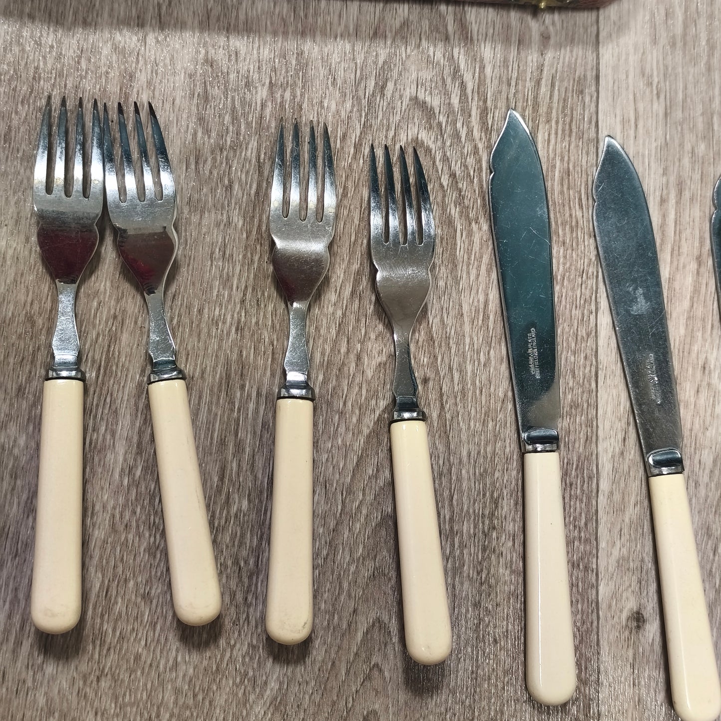 Vintage Sheffield Chrome Plate Cased Fish Cutlery Set 12Pc Faux Bone Knives Fork