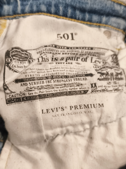 Levi's Premium 501 Crop 25x30 Light Distressed