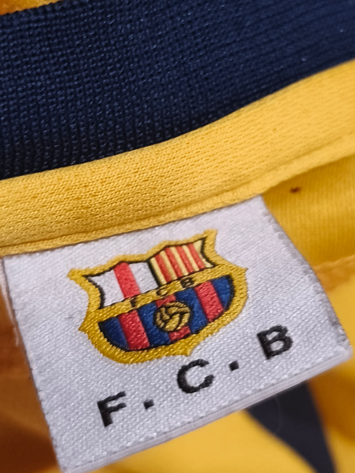 FC Barcelona 2015/16 Away Senyera Kit #11 Neymar Jr - Fan Version Jersey Size L