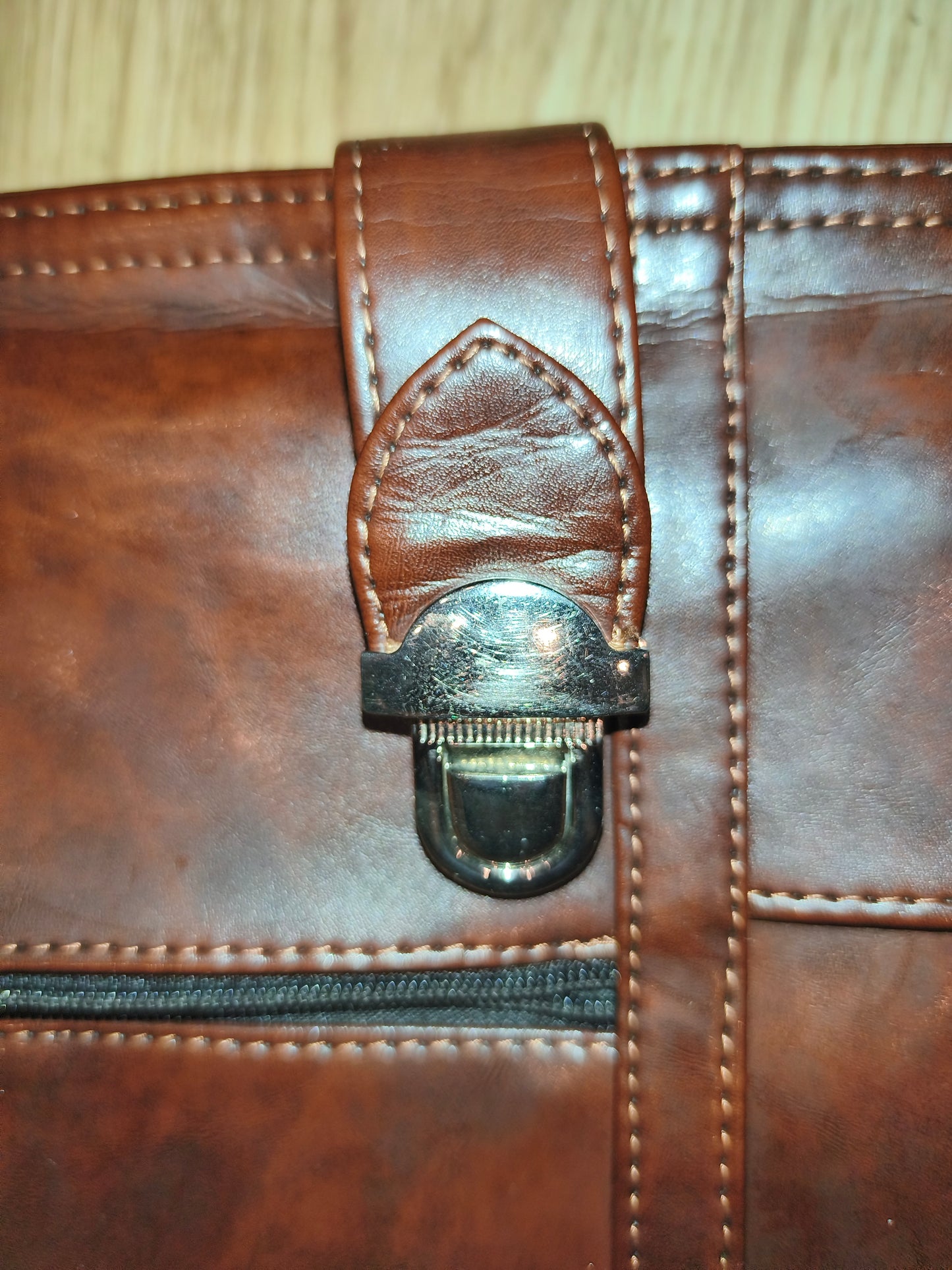 Vintage Style Brown Faux Leather Messenger Bag / Business Briefcase with Multiple Compartments