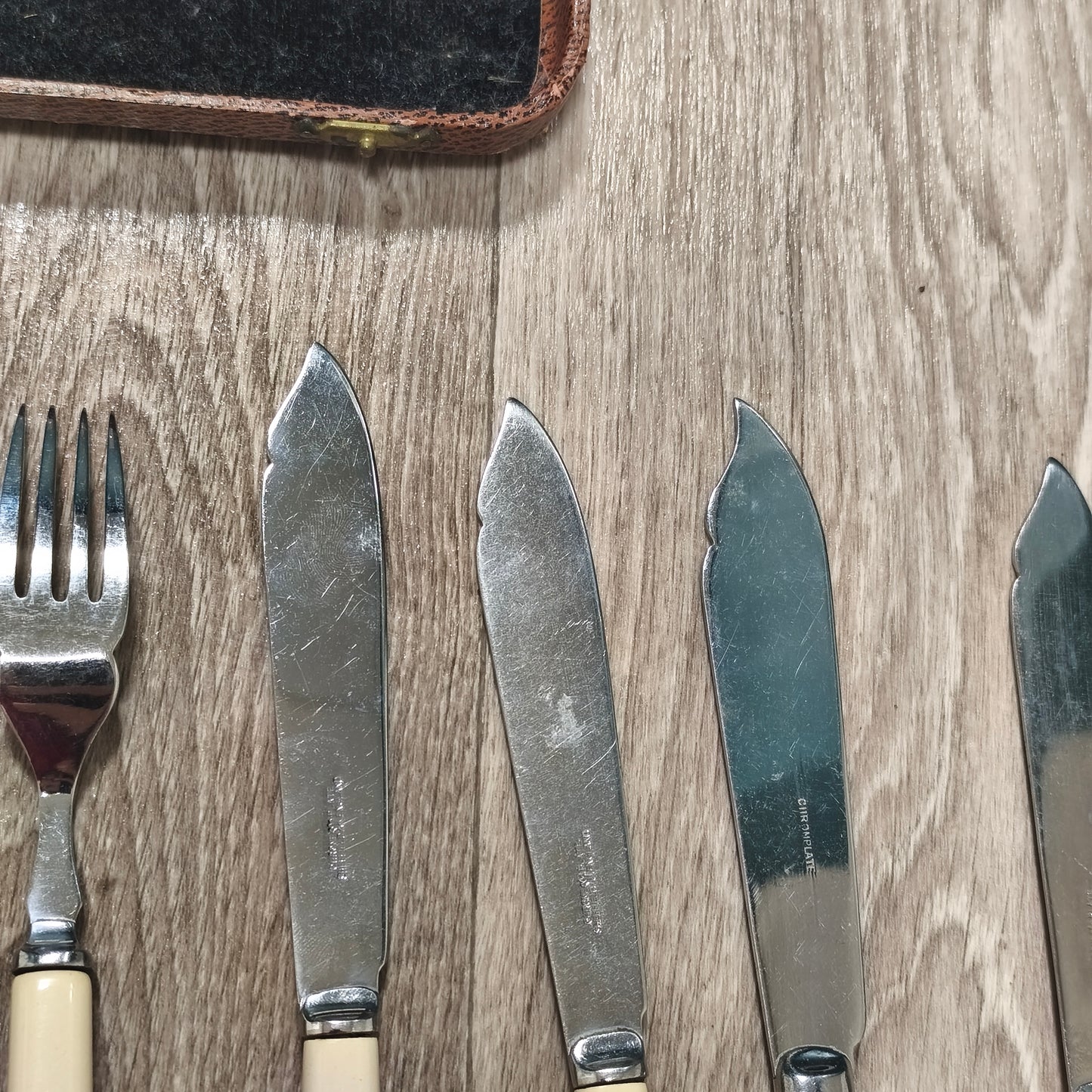 Vintage Sheffield Chrome Plate Cased Fish Cutlery Set 12Pc Faux Bone Knives Fork