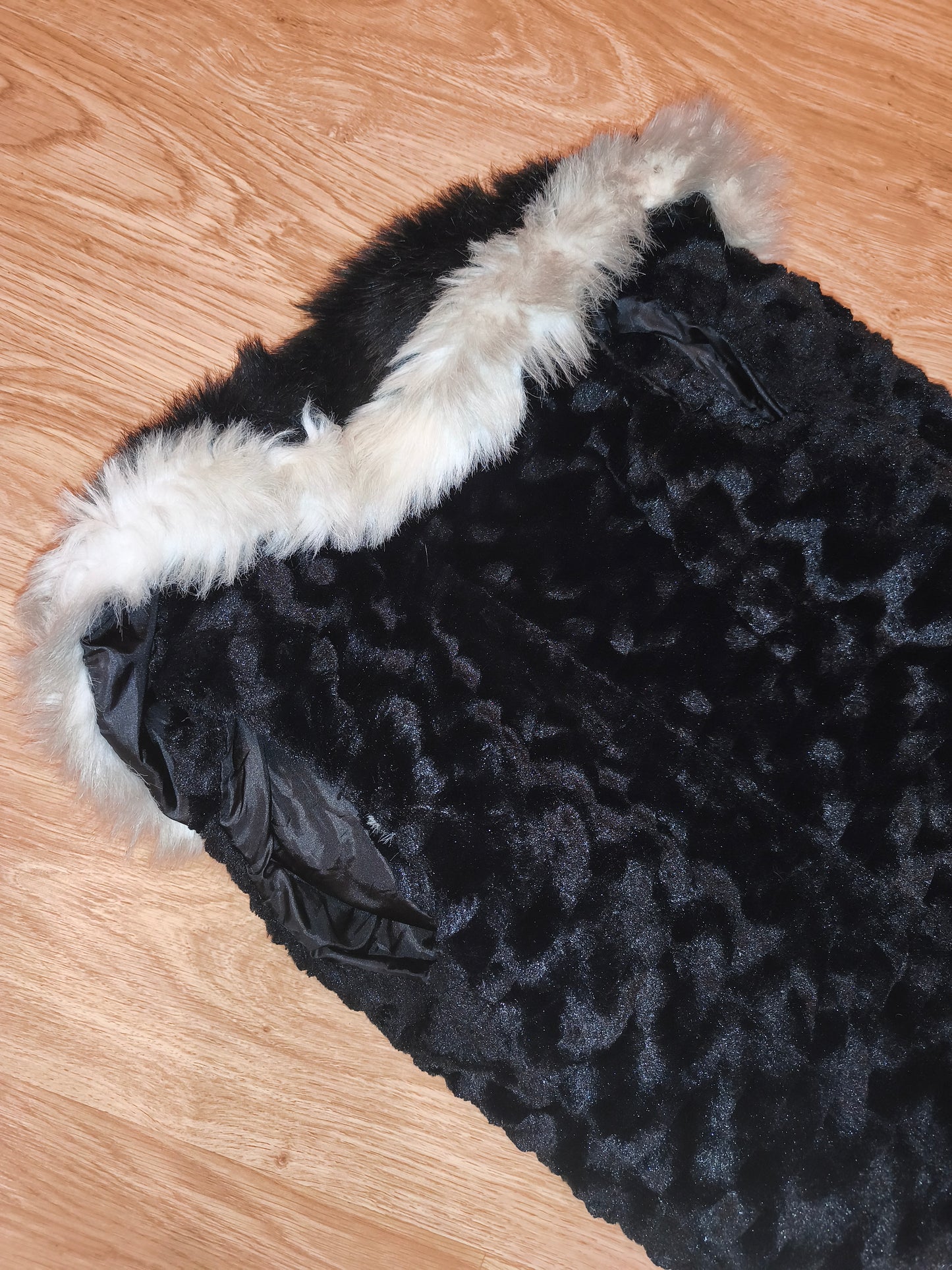 Vira Luxury Hooded Faux Fur Vest – Black & White Contrast Gilet (Size XL, Fits M/L)