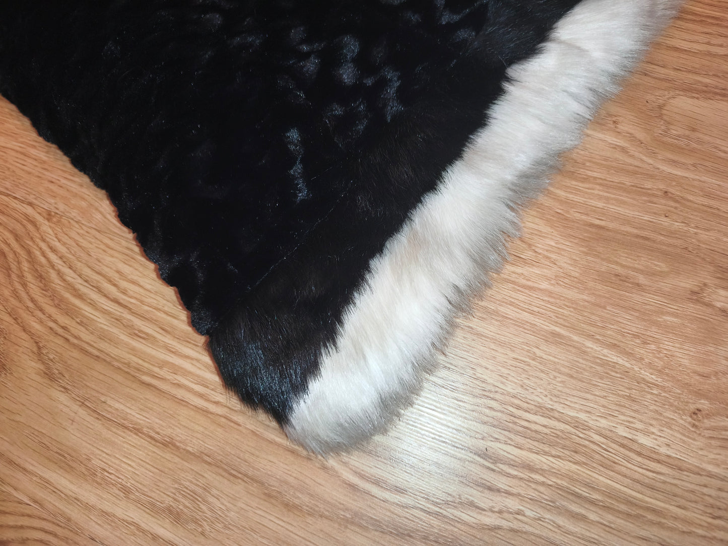 Vira Luxury Hooded Faux Fur Vest – Black & White Contrast Gilet (Size XL, Fits M/L)