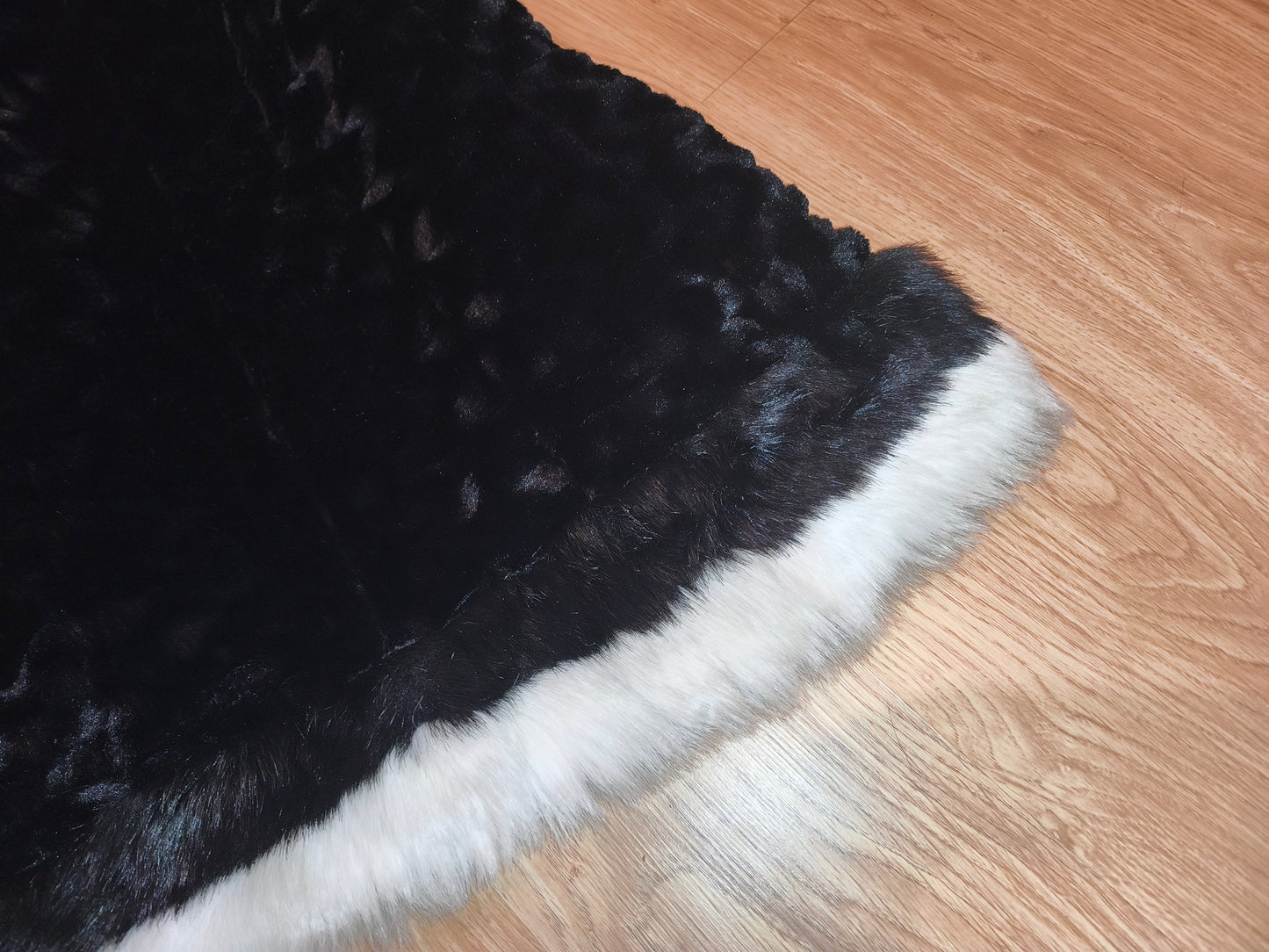 Vira Luxury Hooded Faux Fur Vest – Black & White Contrast Gilet (Size XL, Fits M/L)