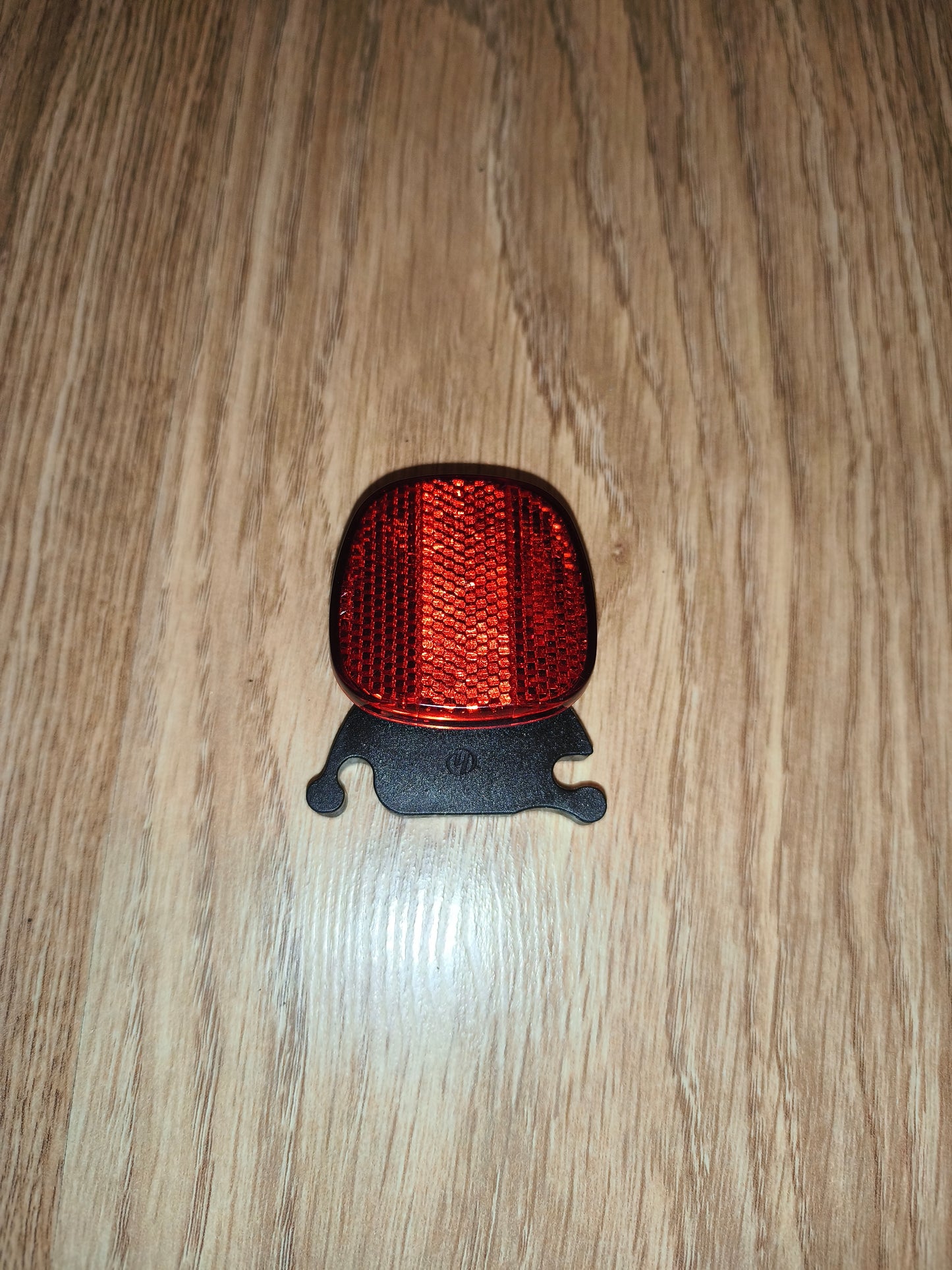 Universal Rear Bicycle Reflector with Mounting Bracket