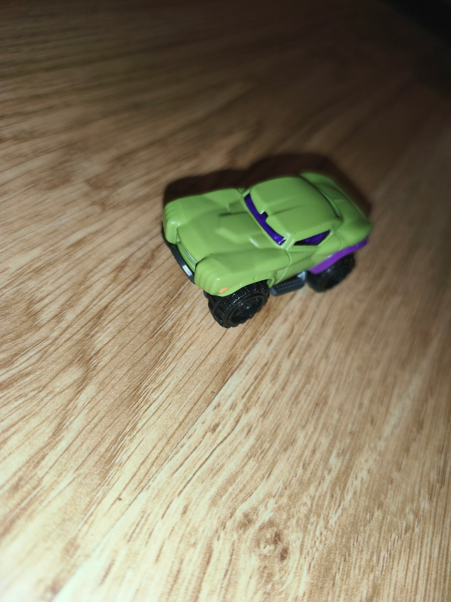 Hot Wheels Marvel Character Cars "The Hulk" Die-Cast Monster Truck (BDM76) – Loose