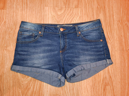 Amisu Denim Co. Women's Blue Denim Shorts – Folded Hem, Size 40 (EU)