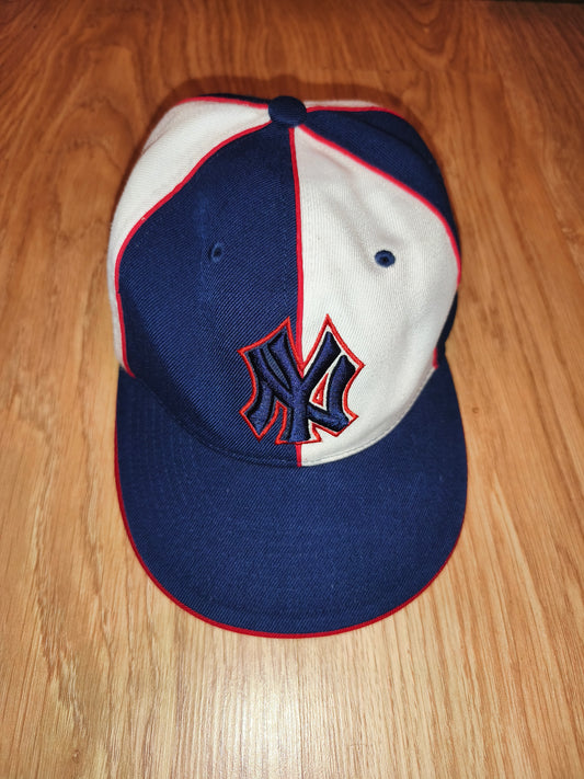 Vintage New Era 59FIFTY New York Yankees Fitted Cap – Made in USA (Size 7 3/8)