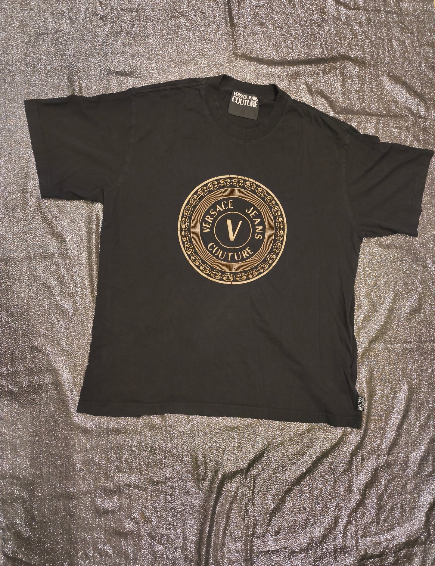 Versace Jeans Couture Black & Gold V-Emblem Logo T-Shirt – Size XXL