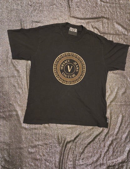 Versace Jeans Couture Black & Gold V-Emblem Logo T-Shirt – Size XXL