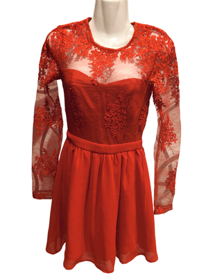 Missguided rotes Spitzenminikleid mit langen Ärmeln, ausgestellter Schnitt, für Party und besondere Anlässe