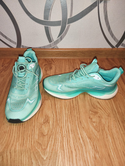 Mint Green Lightweight Breathable Running Shoes / Sneakers – Size EU 43