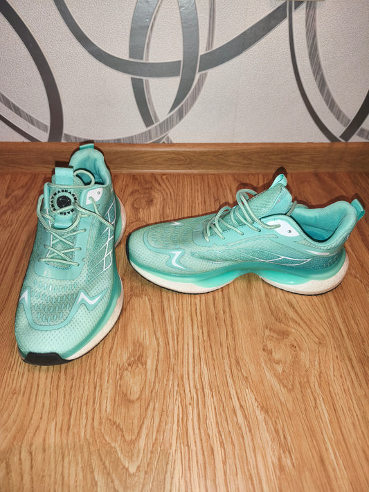 Mint Green Lightweight Breathable Running Shoes / Sneakers – Size EU 43