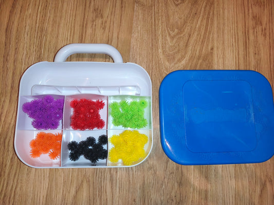 Bunchems! On-the-Go Easel Travel Activity Set & Storage Case – Creative 3D Building Toy