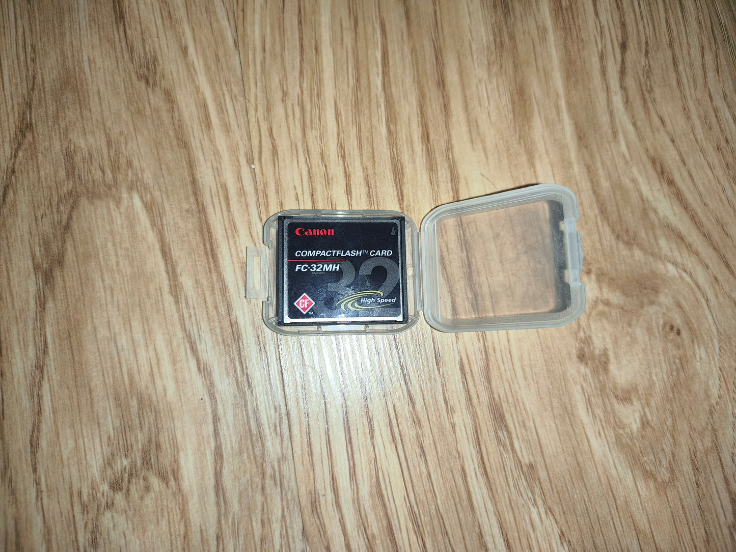 Vintage Canon FC-32MH 32MB CompactFlash Memory Card with Protective Case (Untested)