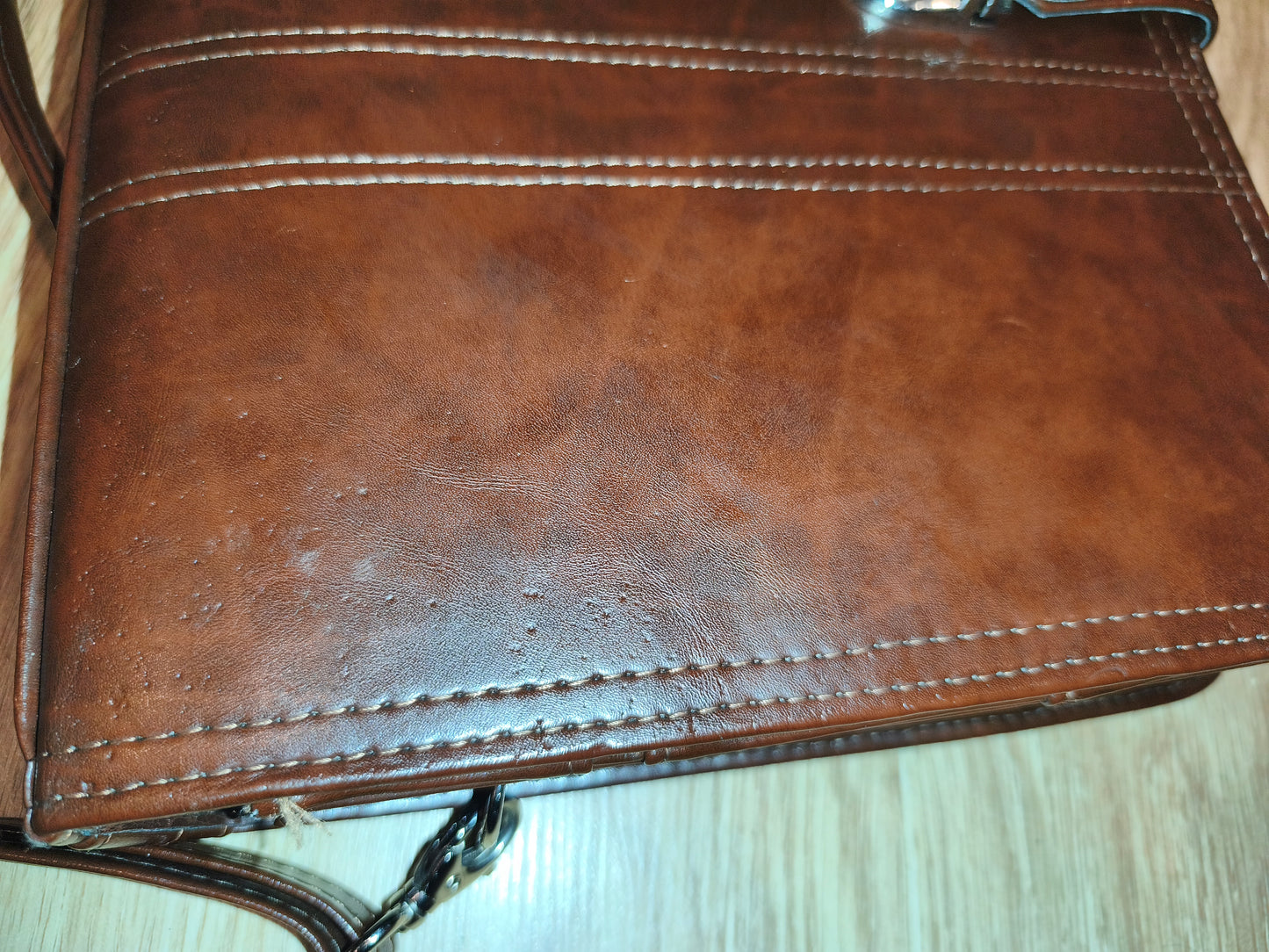Vintage Style Brown Faux Leather Messenger Bag / Business Briefcase with Multiple Compartments