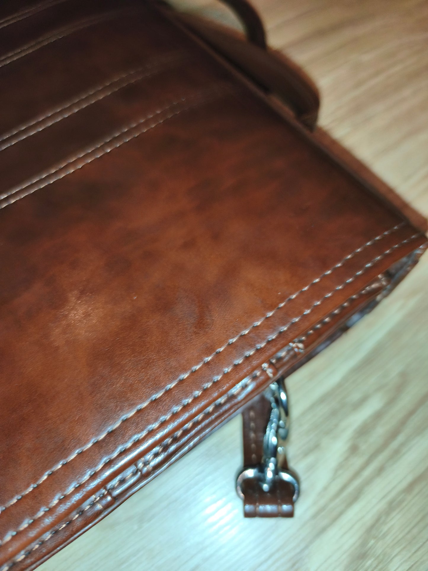 Vintage Style Brown Faux Leather Messenger Bag / Business Briefcase with Multiple Compartments