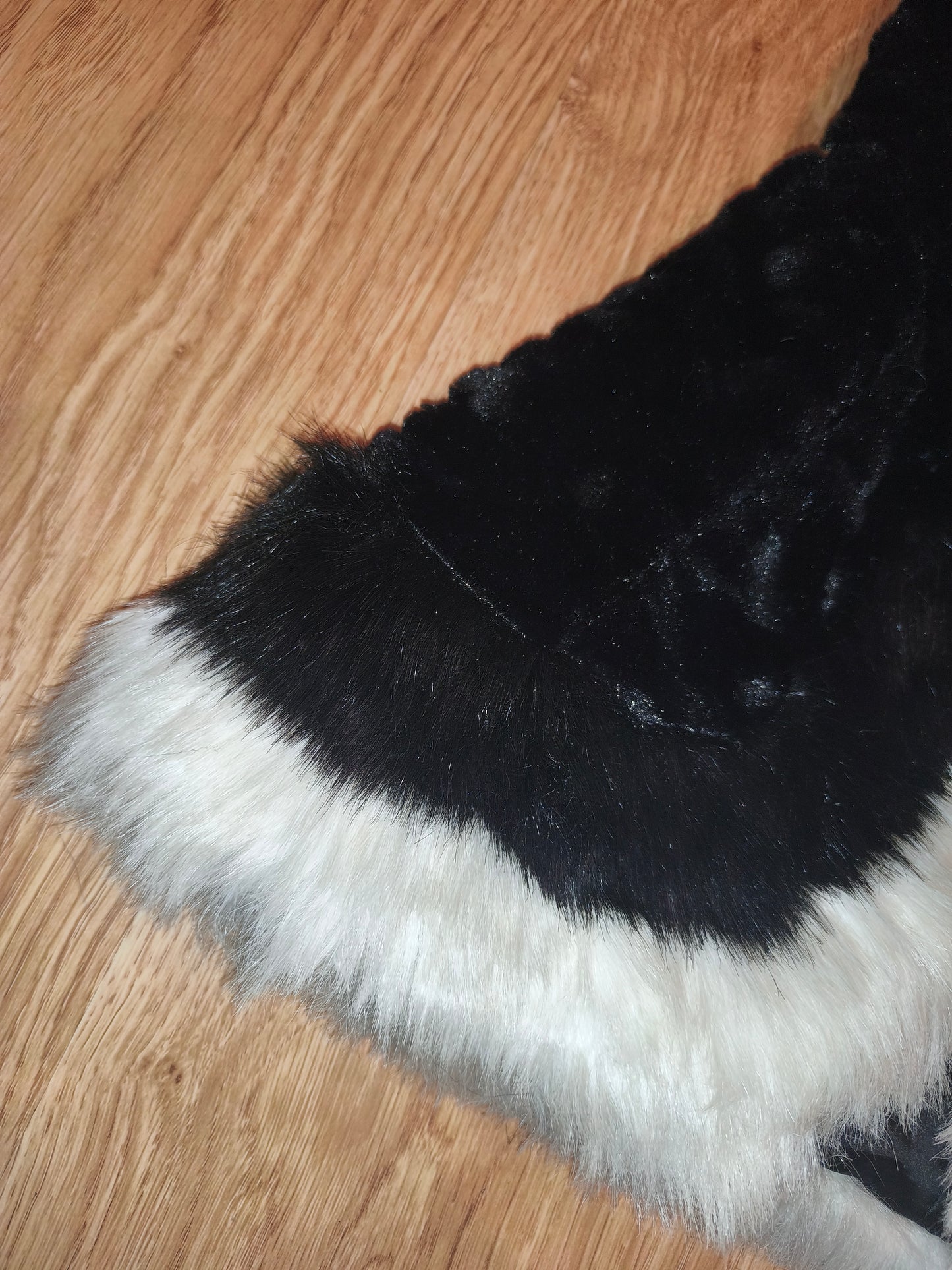 Vira Luxury Hooded Faux Fur Vest – Black & White Contrast Gilet (Size XL, Fits M/L)