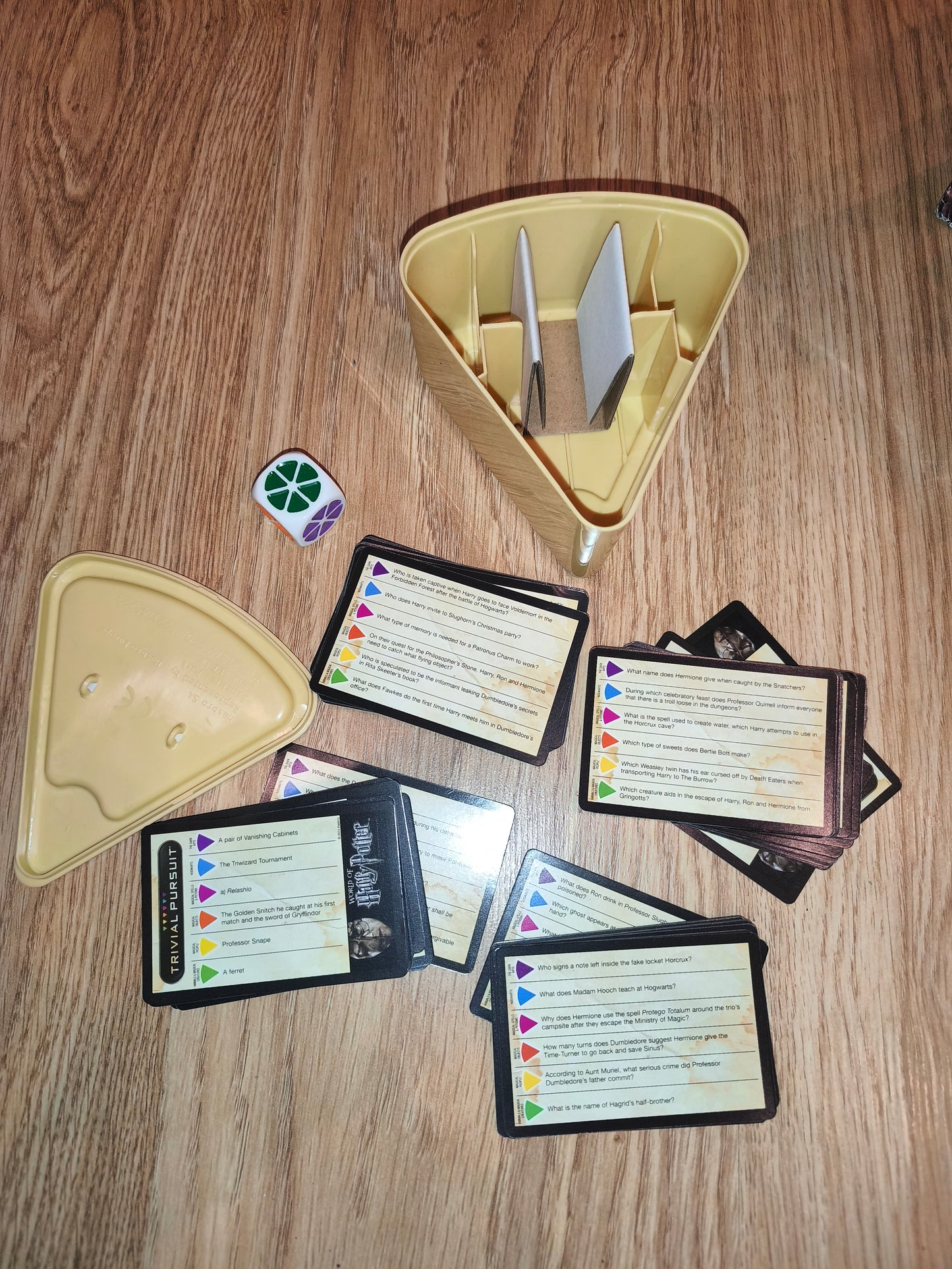 Trivial Pursuit: World of Harry Potter – Bite-Size Edition (600 Questions)