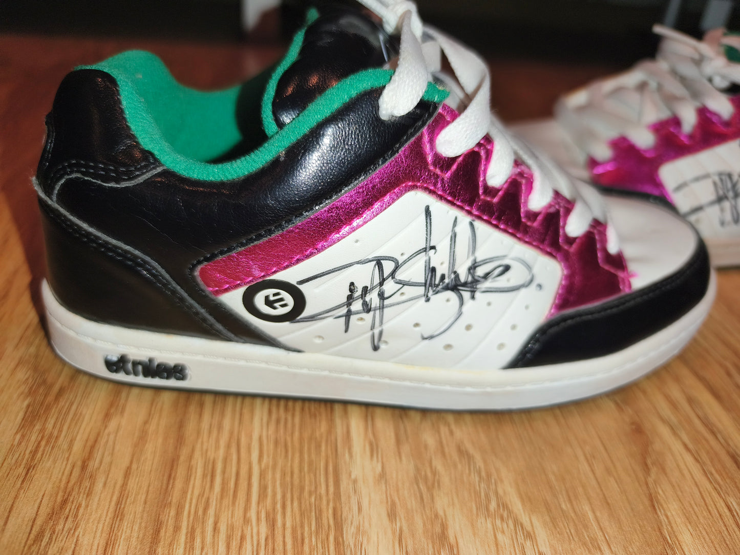 Vintage Etnies Sheckler Pro Model Skate Shoes – White/Pink/Black – US Girls 6 / EUR 38.5