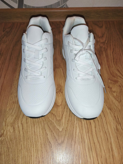 All-White Air Cushion Low-Top Sneakers / Athletic Shoes – Size EU 44