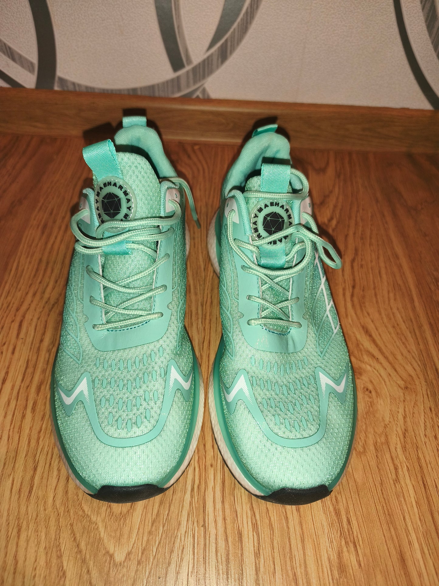 Mint Green Lightweight Breathable Running Shoes / Sneakers – Size EU 43