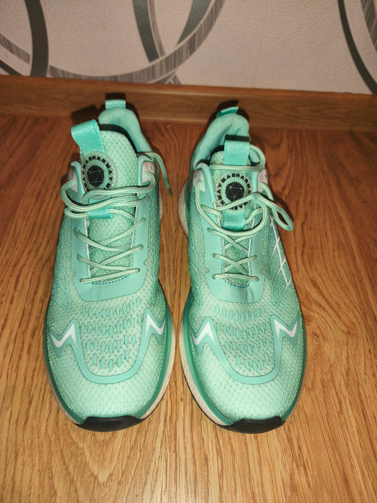 Mint Green Lightweight Breathable Running Shoes / Sneakers – Size EU 43