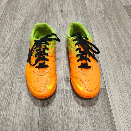 Nike 580454-807 Indoor Soccer Shoes Men Size US 8.5 EU 42 Orange Volt Black