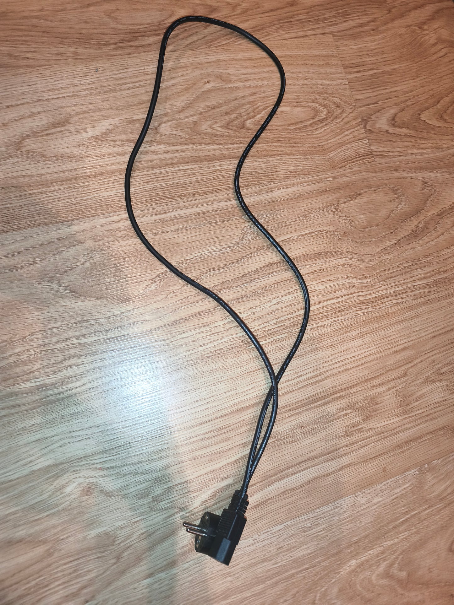EU Schuko to IEC C13 Power Cable | Standard 3-Pin PC & Monitor Mains Cord