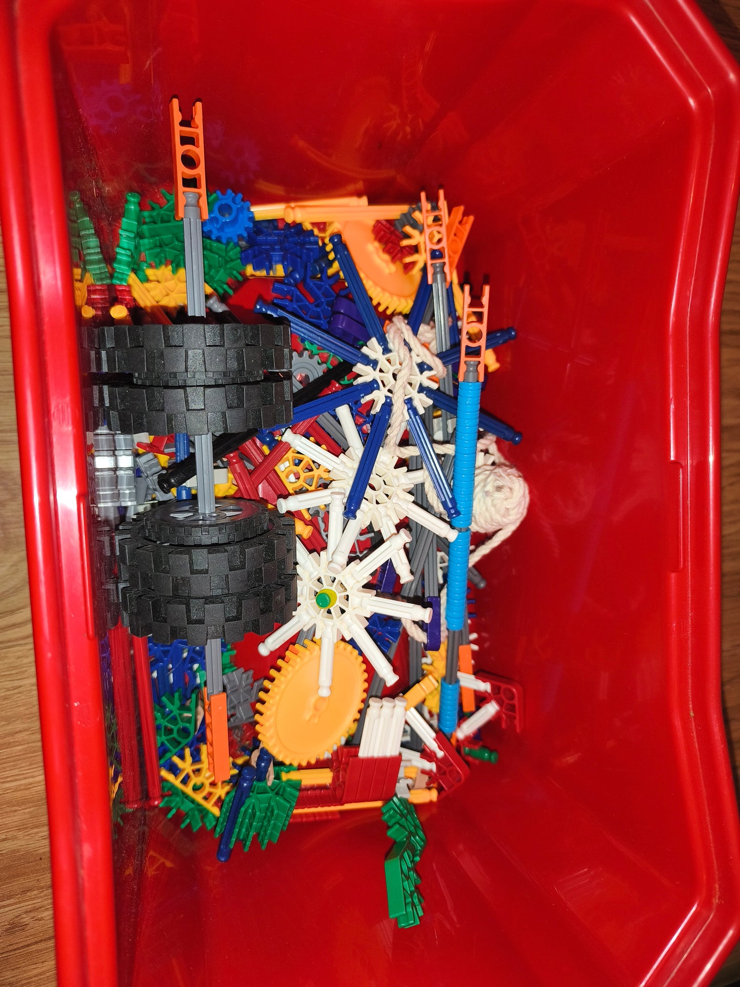 K'NEX 375 pc Deluxe Building Set with Red Storage Tub (Model 13597) – Pre-Owned Bulk Toy Lot