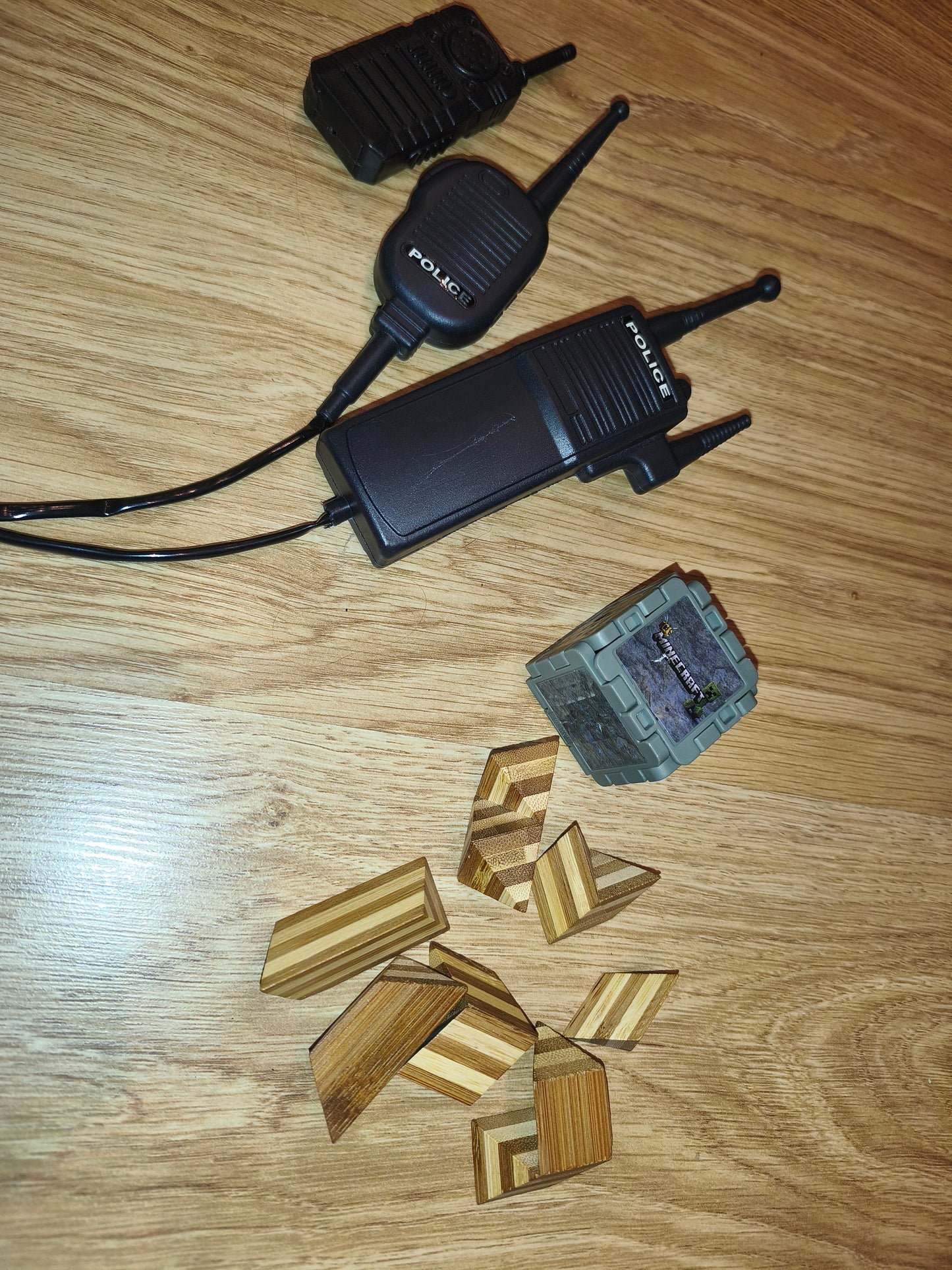 Kids Toy Job Lot – Toy Police Walkie Talkies, Minecraft Puzzle Cube & Wooden Brain Teaser
