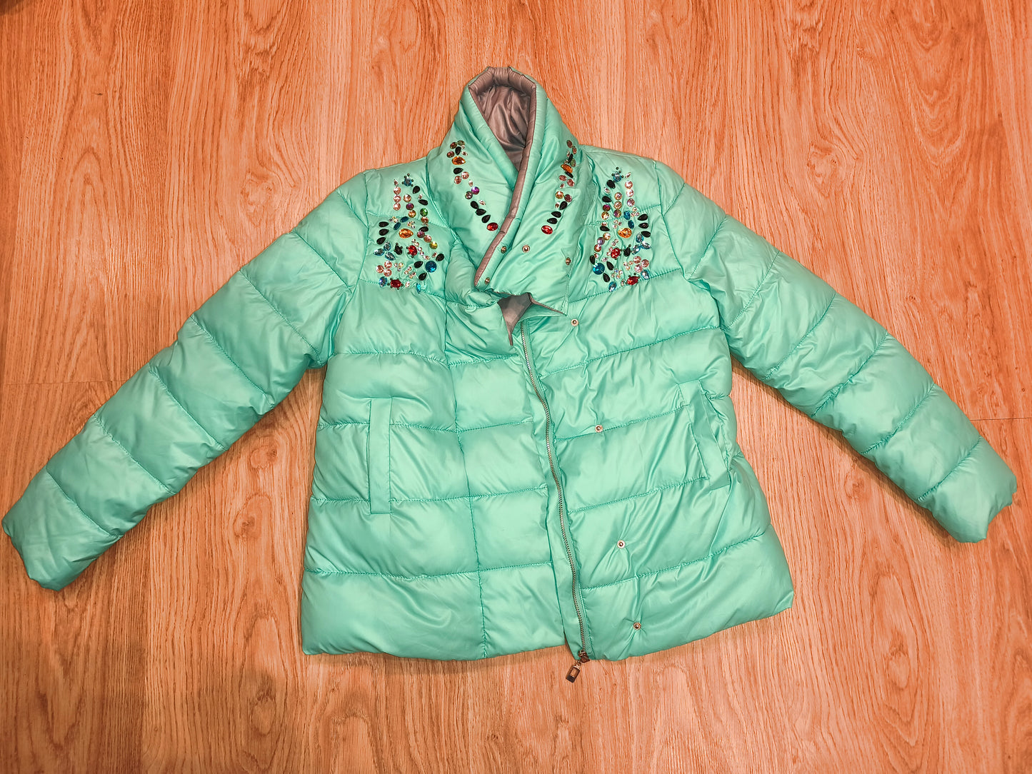 Qi Hong Yun Embellished Puffer Jacket - Mint Green/Teal Gem Accent (Size XXL / fits L-XL)