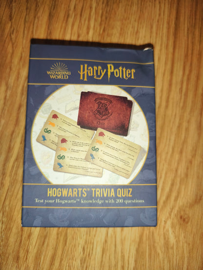 Harry Potter: Hogwarts Trivia Quiz – 200 Questions Travel Card Game (Paladone)