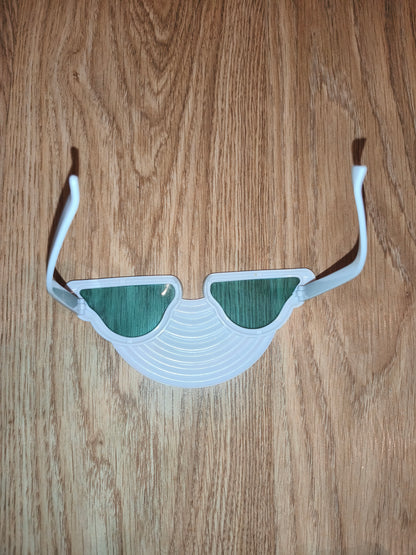 Retro Rainbow Arch Novelty Sunglasses – White Frame Festival Shades