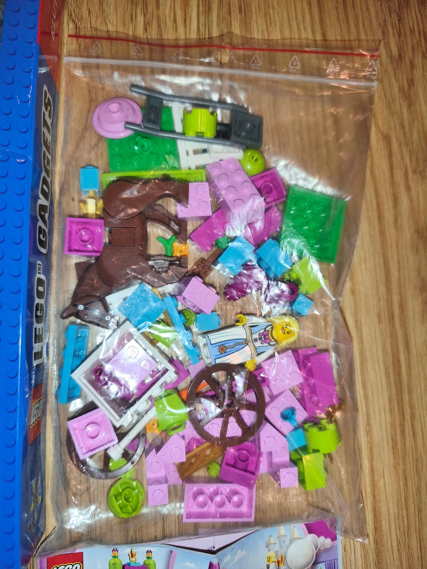LEGO Bundle: Klutz LEGO Gadgets Activity Kit & 10656 My First Princess