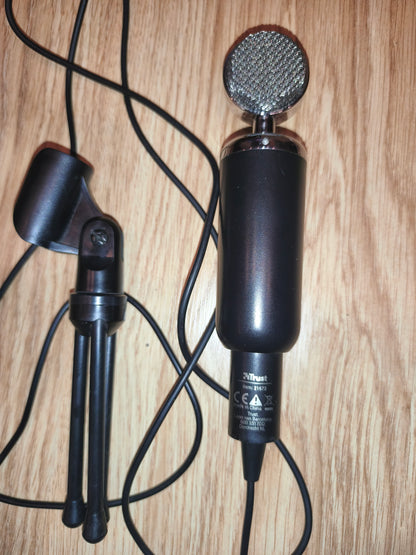 Trust Starzz PC Microphone 21672 with Desk Tripod – 3.5mm Vintage Style Gaming Mic