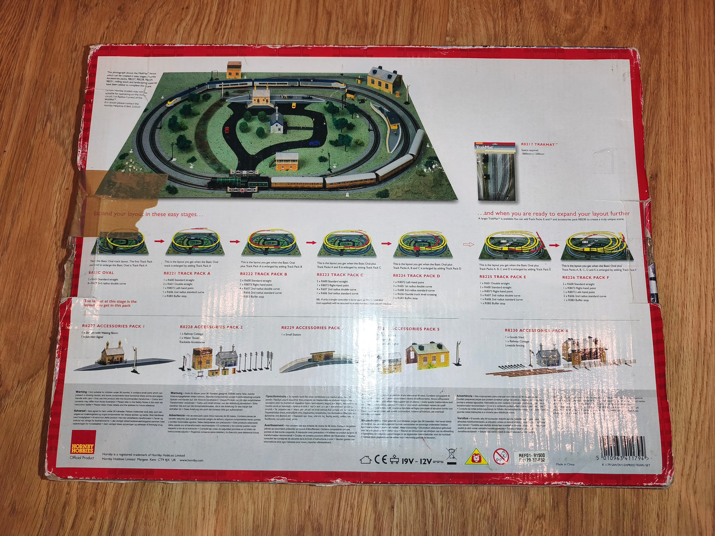 Hornby R1179 Santa's Express OO Gauge Christmas Train Set (Boxed)