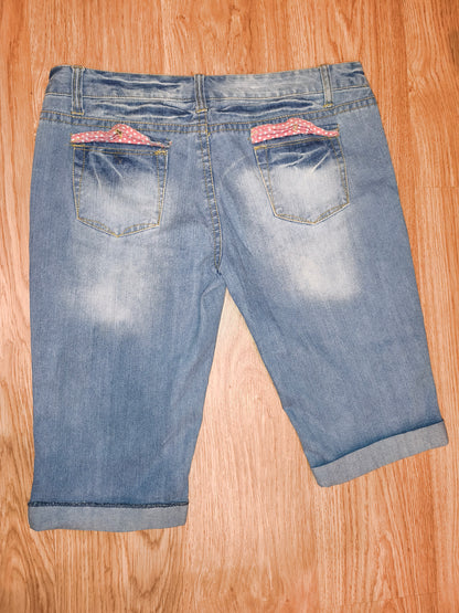 Vintage Denim Co. Light Wash Jean Shorts with Pink Polka Dot Trim – EUR 44 / UK 16