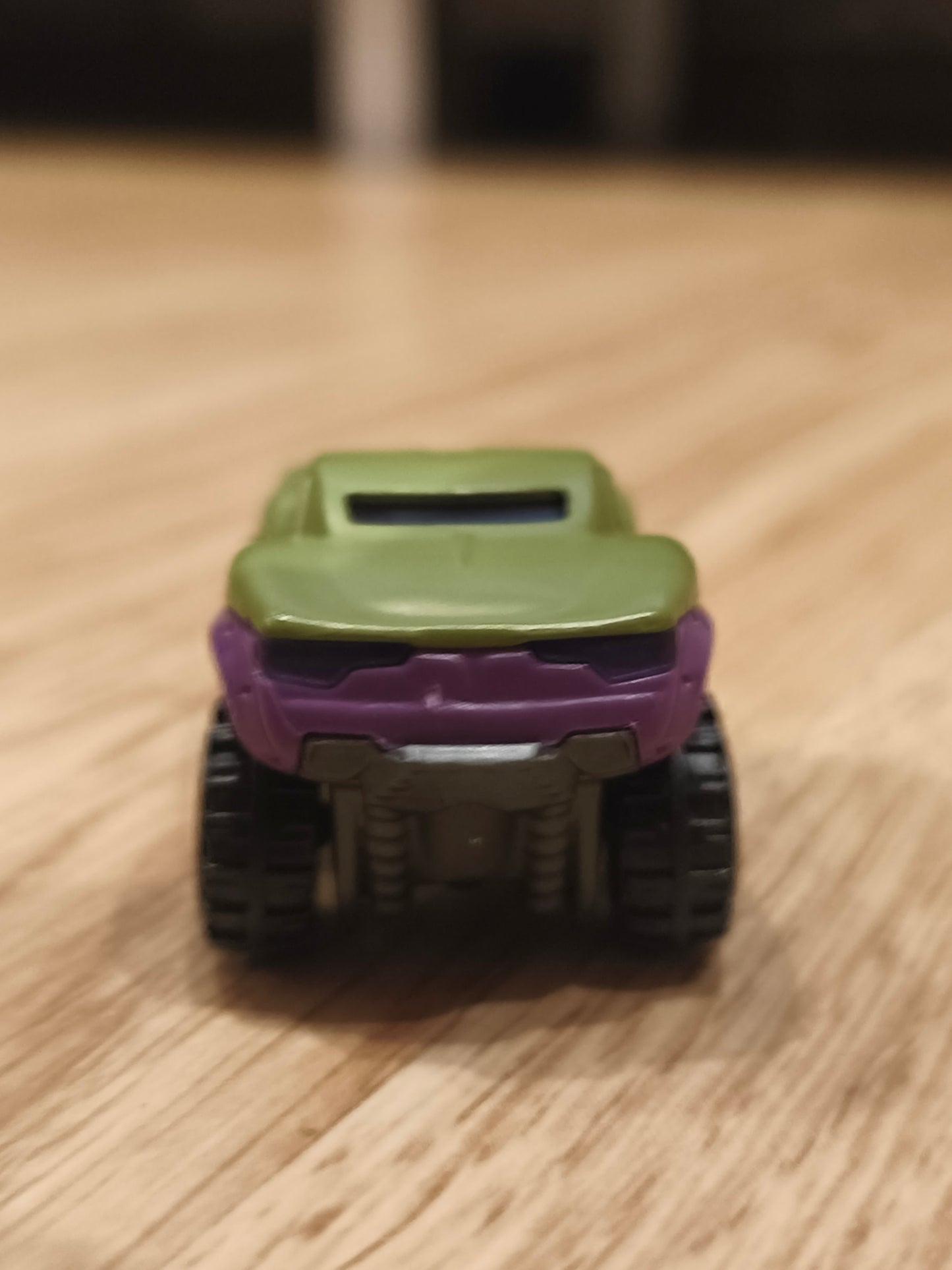Hot Wheels Marvel Character Cars "The Hulk" Die-Cast Monster Truck (BDM76) – Loose