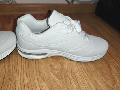 All-White Air Cushion Low-Top Sneakers / Athletic Shoes – Size EU 44