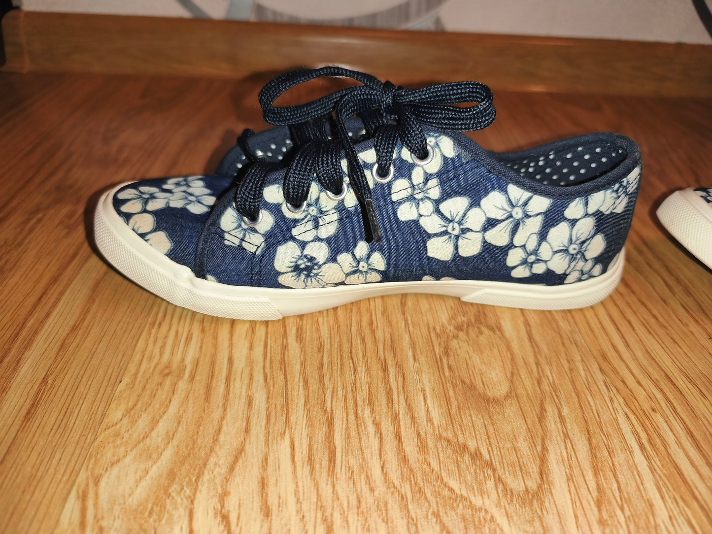 Mantaray Women's Blue Floral Canvas Trainers / Plimsolls – EUR 37 (UK 4)