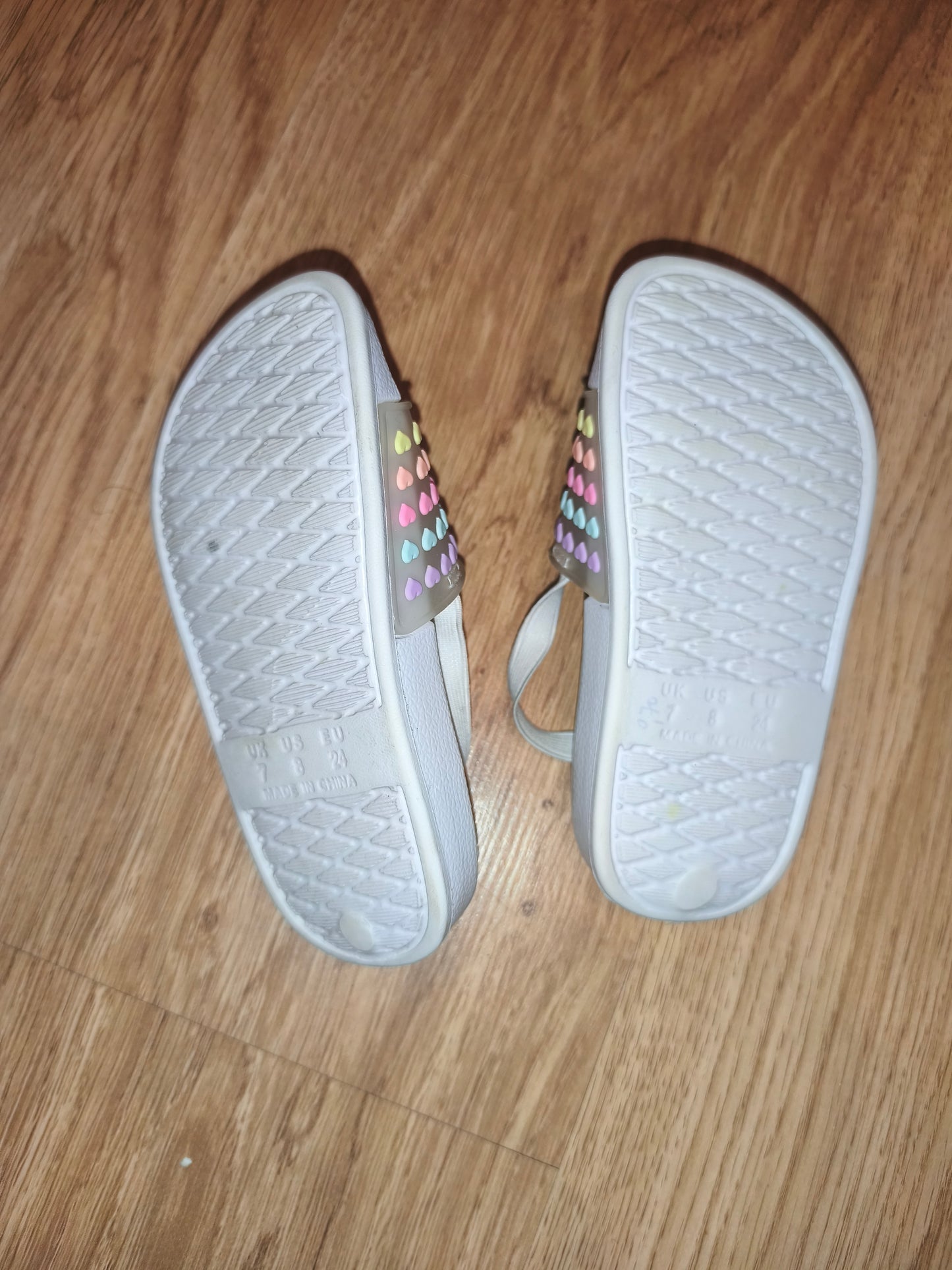 Primark Girls Rainbow Pastel Heart Sliders with Elastic Heel Strap – White (Size EU 24 / UK 7)