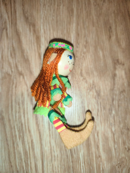 Vintage Wooden Head Elf Pixie Doll – Retro Fabric & Yarn Collectible Figure